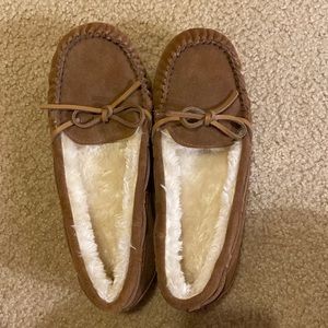 Size 8 womens slippers